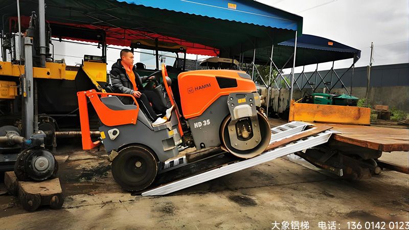 娄底“铝”行安全，稳收每一粒——收割机铝合金爬梯安全使用全攻略